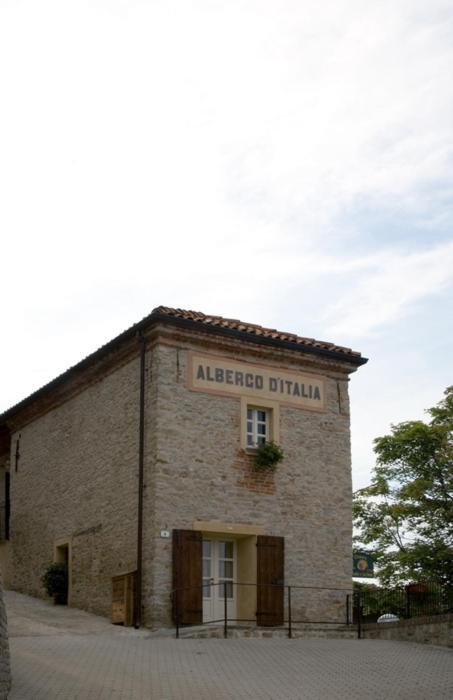 Dimora Storico Romantica Il Sole E La Luna Cerretto Langhe Extérieur photo