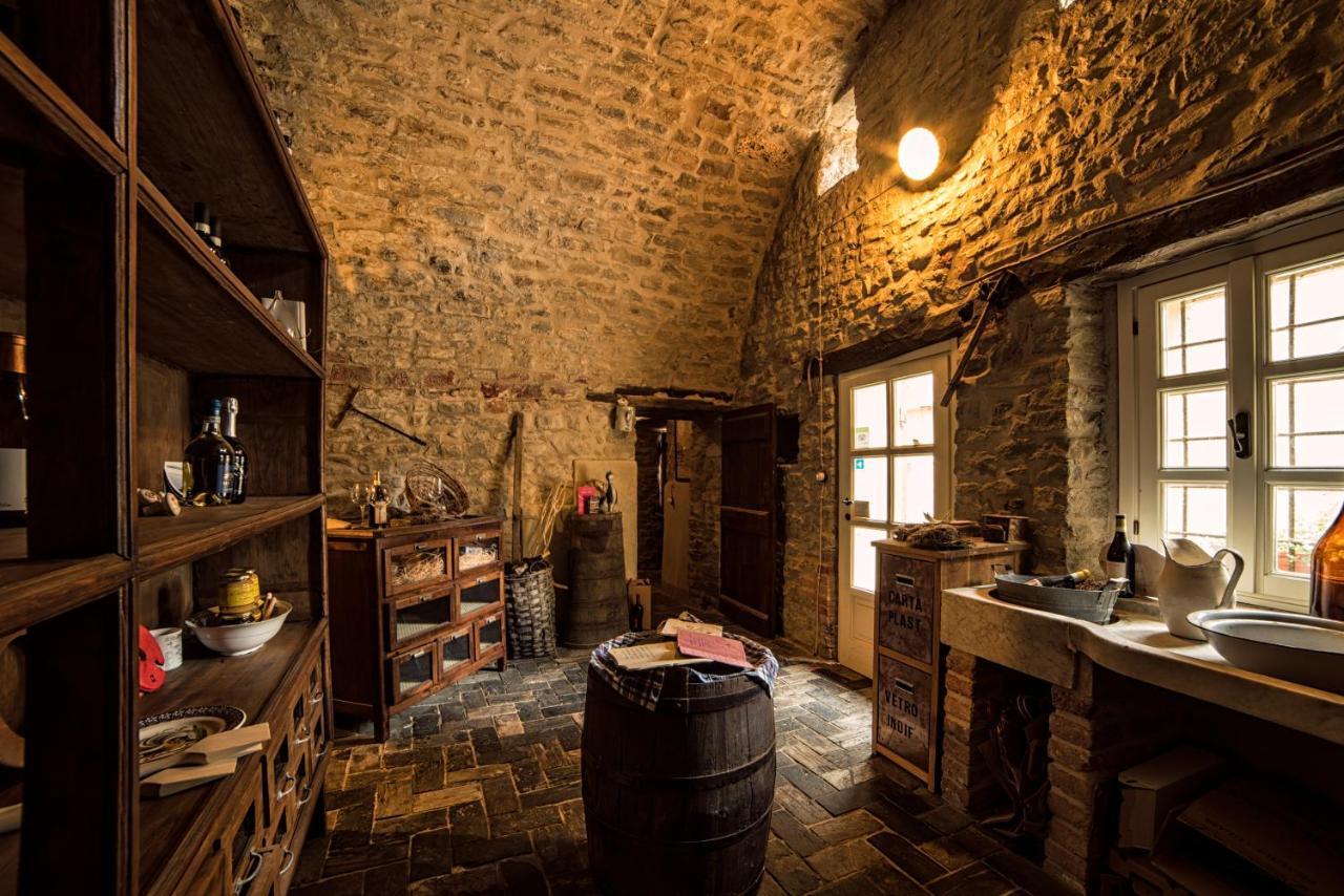 Dimora Storico Romantica Il Sole E La Luna Cerretto Langhe Extérieur photo