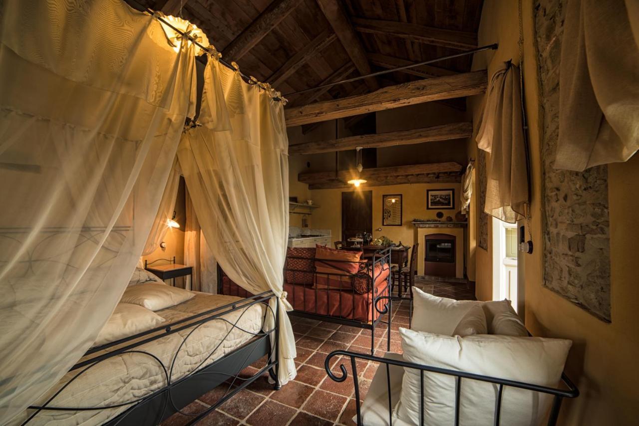 Dimora Storico Romantica Il Sole E La Luna Cerretto Langhe Extérieur photo
